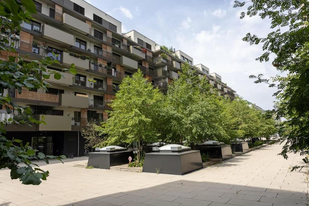 Dream Apartment - Central And Quiet With Ac And Free Parking Garage Wina Bagian luar foto