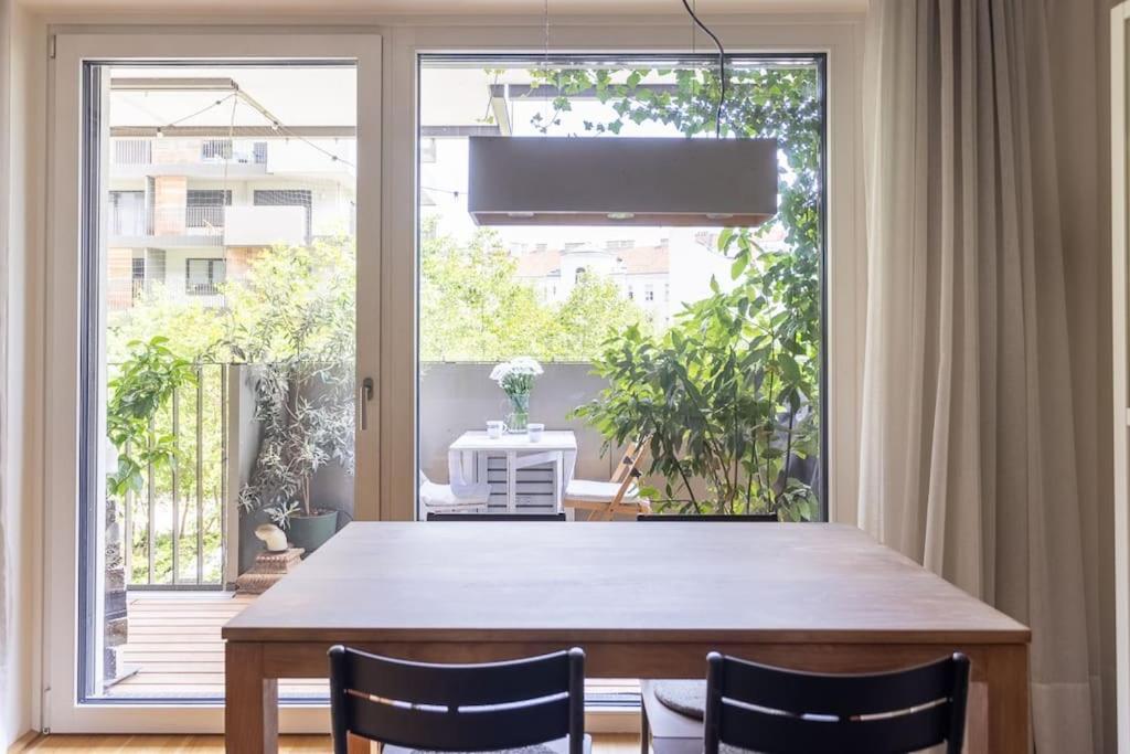 Dream Apartment - Central And Quiet With Ac And Free Parking Garage Wina Bagian luar foto