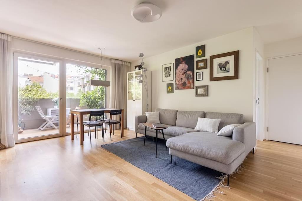 Dream Apartment - Central And Quiet With Ac And Free Parking Garage Wina Bagian luar foto