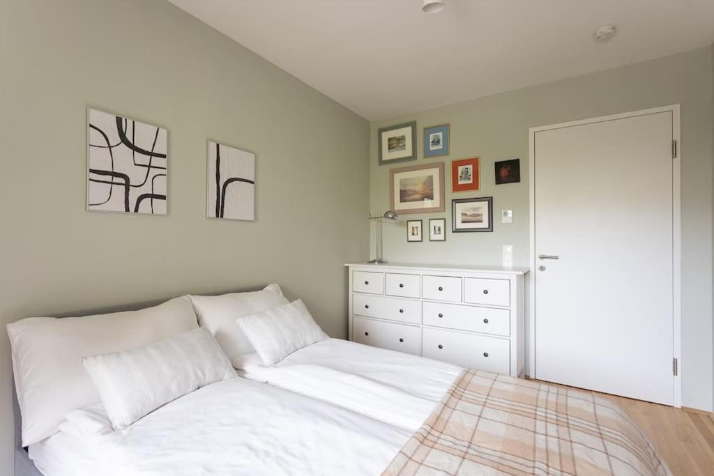 Dream Apartment - Central And Quiet With Ac And Free Parking Garage Wina Bagian luar foto