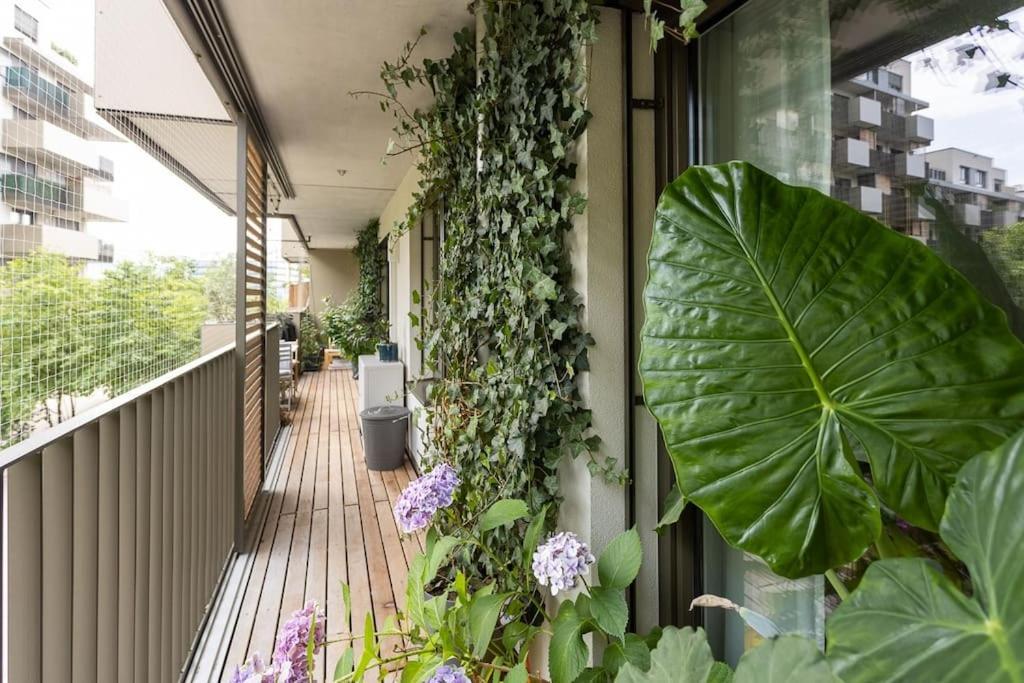Dream Apartment - Central And Quiet With Ac And Free Parking Garage Wina Bagian luar foto