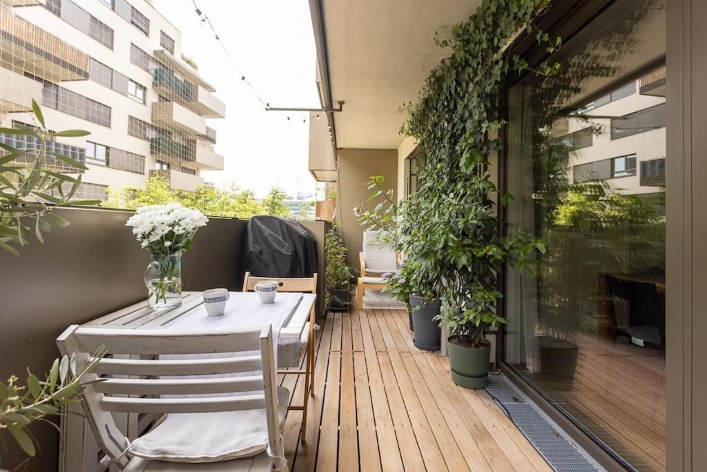 Dream Apartment - Central And Quiet With Ac And Free Parking Garage Wina Bagian luar foto