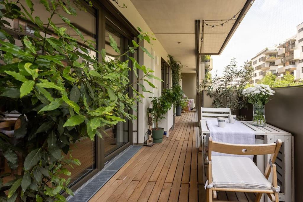 Dream Apartment - Central And Quiet With Ac And Free Parking Garage Wina Bagian luar foto
