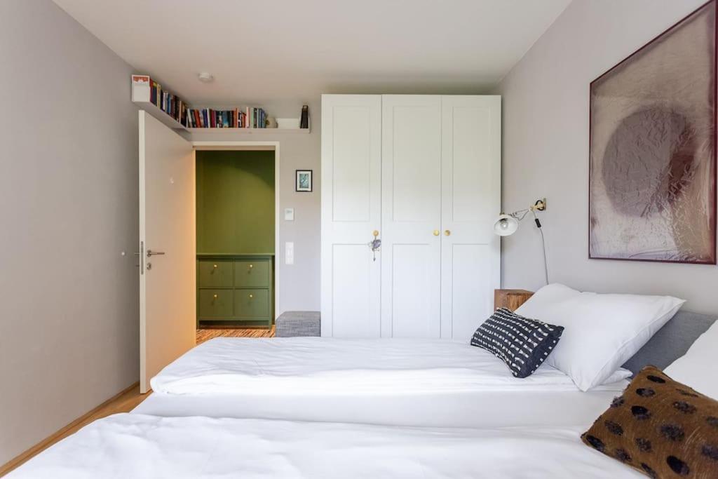 Dream Apartment - Central And Quiet With Ac And Free Parking Garage Wina Bagian luar foto