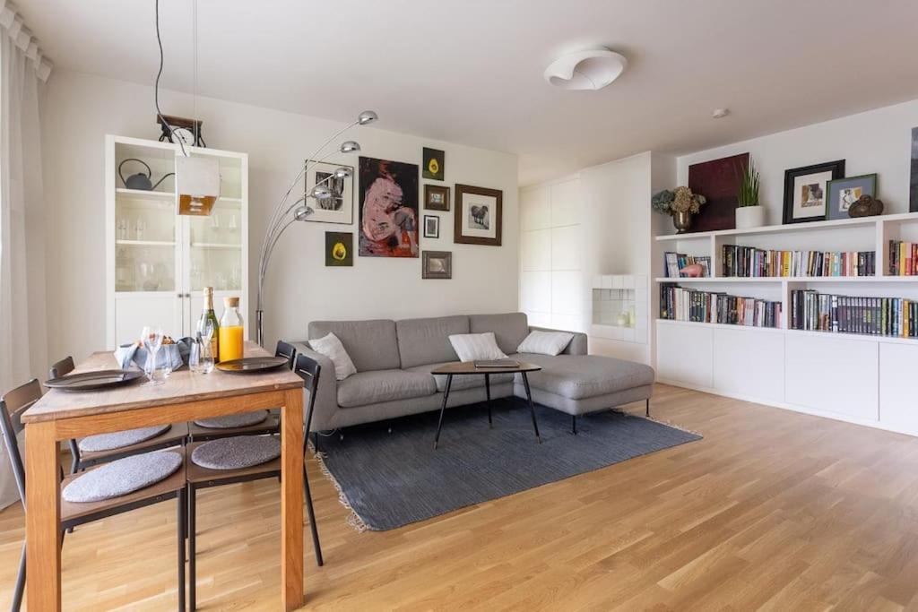 Dream Apartment - Central And Quiet With Ac And Free Parking Garage Wina Bagian luar foto