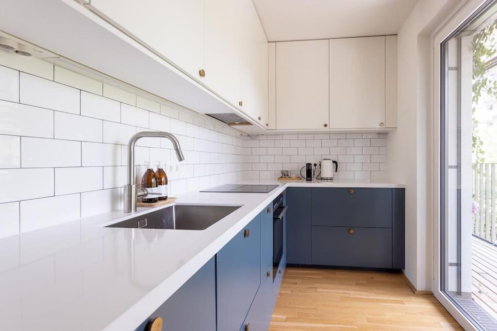 Dream Apartment - Central And Quiet With Ac And Free Parking Garage Wina Bagian luar foto