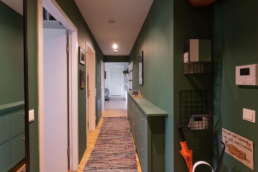 Dream Apartment - Central And Quiet With Ac And Free Parking Garage Wina Bagian luar foto
